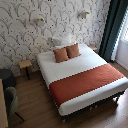 Contact Hotel Les Platanes Villeneuve Sur Lot Centre Exteriör bild