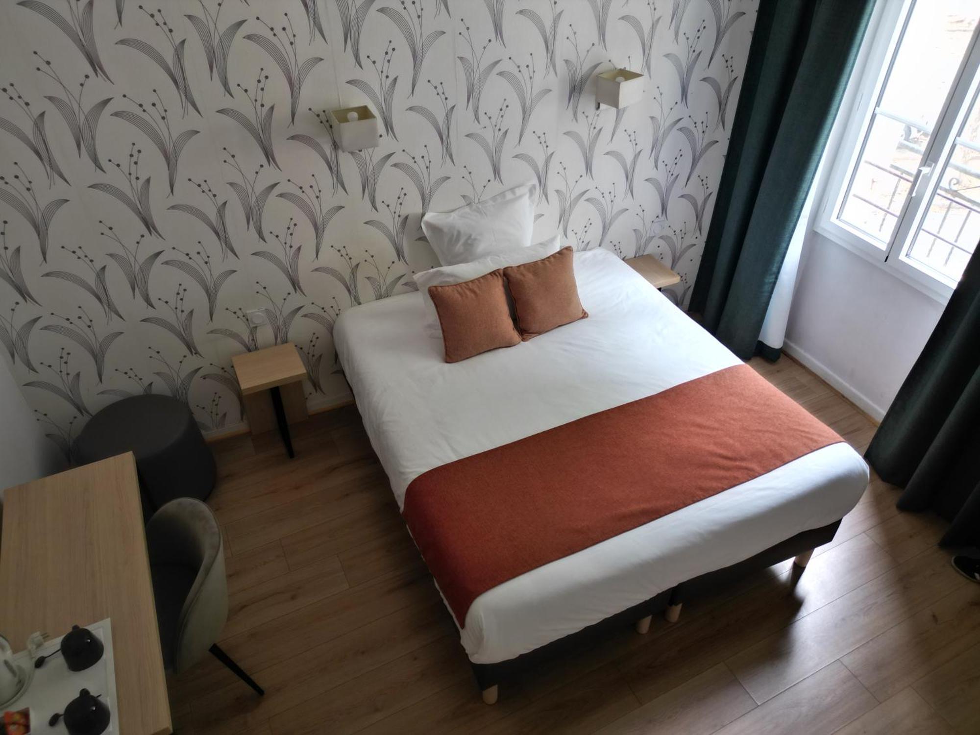 Contact Hotel Les Platanes Villeneuve Sur Lot Centre Exteriör bild