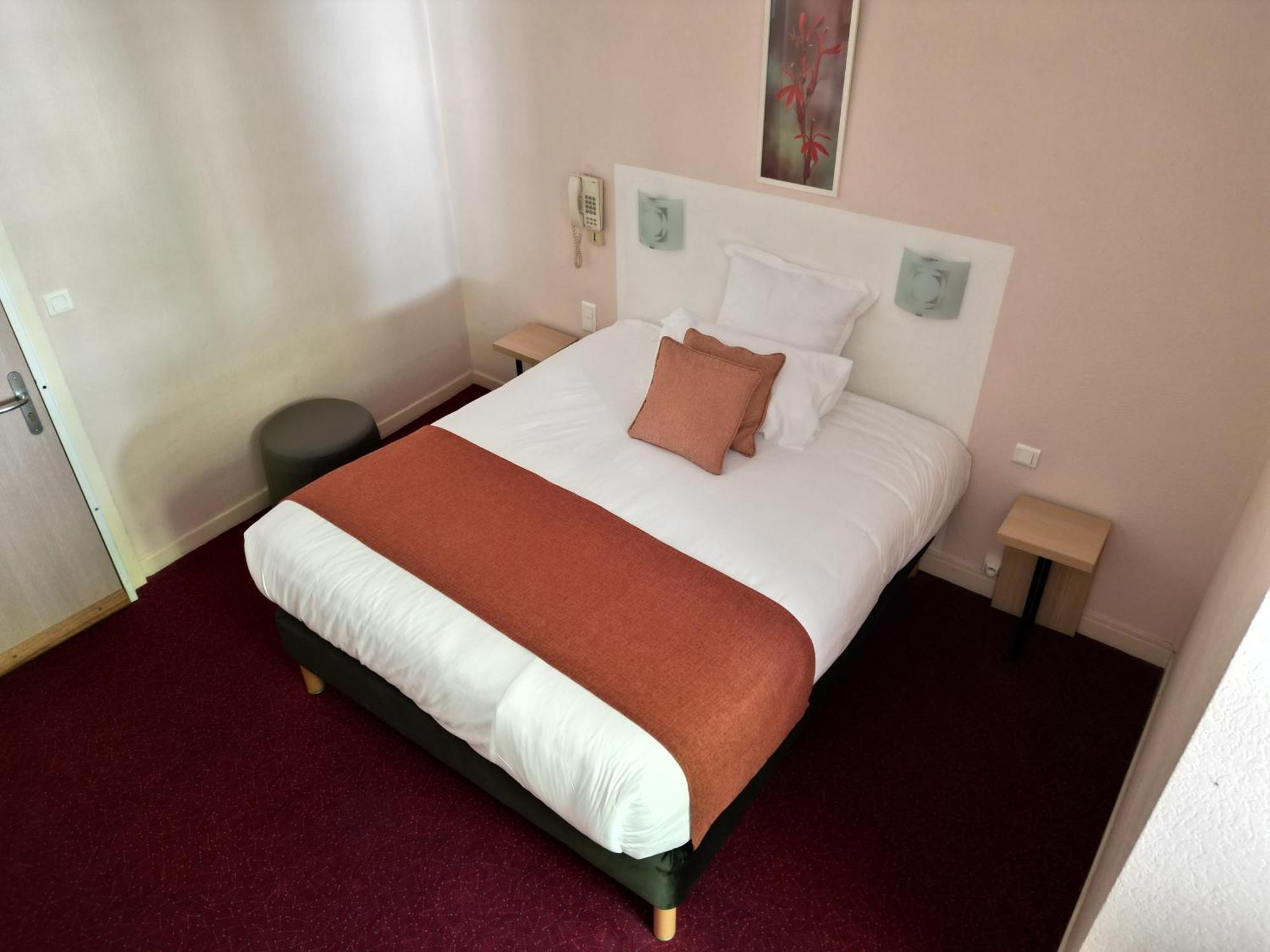 Contact Hotel Les Platanes Villeneuve Sur Lot Centre Exteriör bild