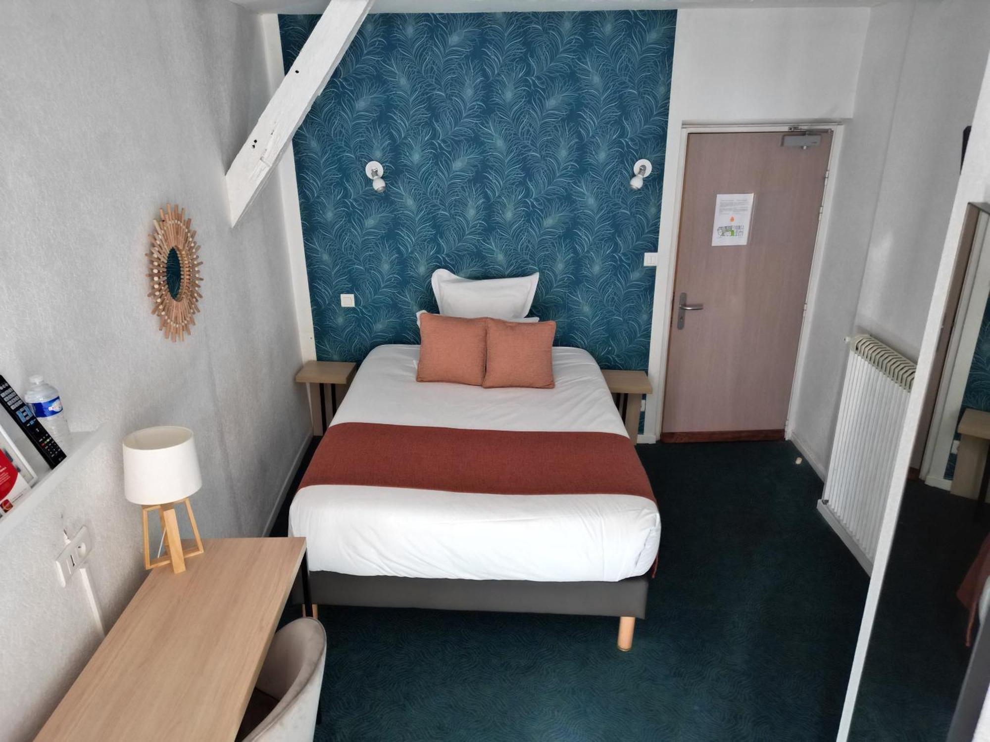 Contact Hotel Les Platanes Villeneuve Sur Lot Centre Exteriör bild