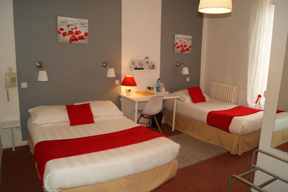 Contact Hotel Les Platanes Villeneuve Sur Lot Centre Exteriör bild