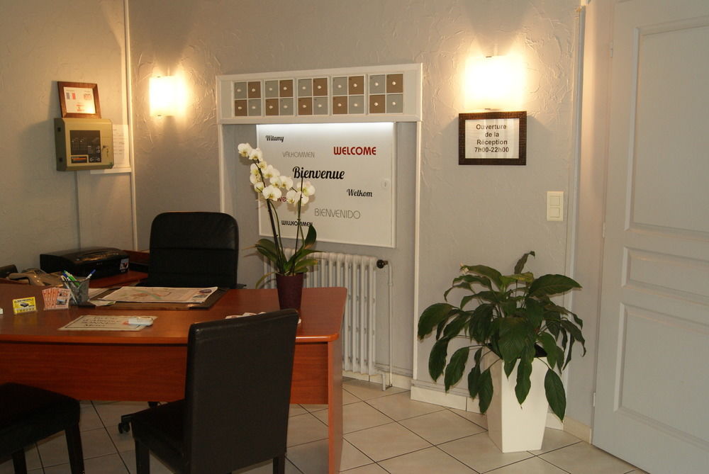 Contact Hotel Les Platanes Villeneuve Sur Lot Centre Exteriör bild